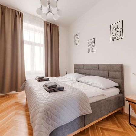 New Town Oases Apartment Прага Екстериор снимка