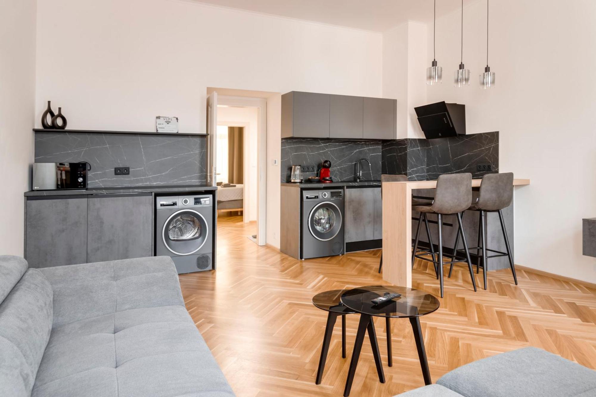 New Town Oases Apartment Прага Екстериор снимка