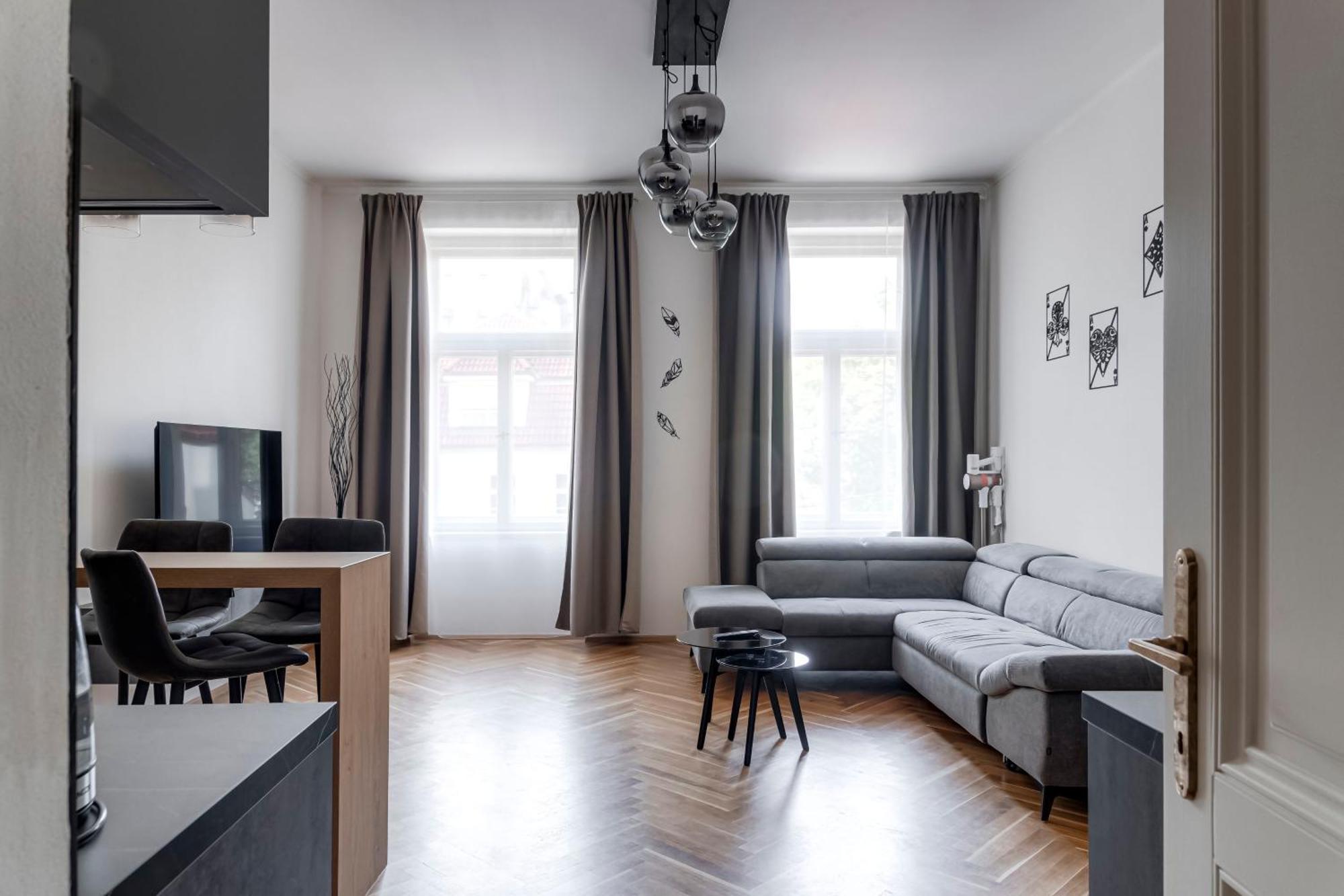 New Town Oases Apartment Прага Екстериор снимка