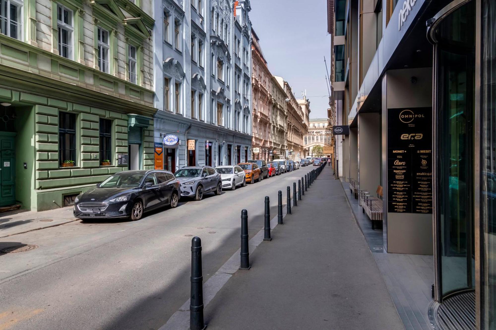 New Town Oases Apartment Прага Екстериор снимка